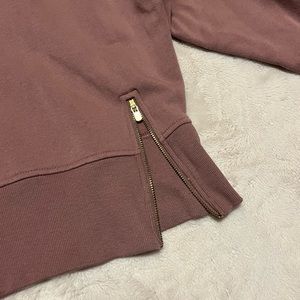 4/$20 - Old navy active pullover sweater in mauve women’s size small